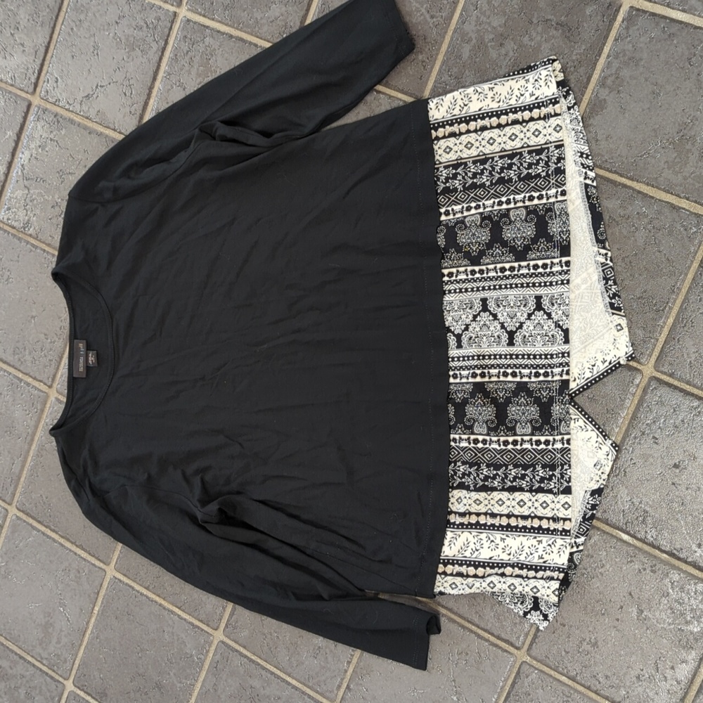 Woman's medium j.jill top